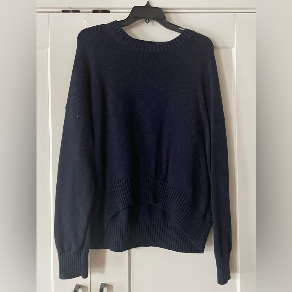 💙 Quince Navy Sweater – Women’s Size M 💙